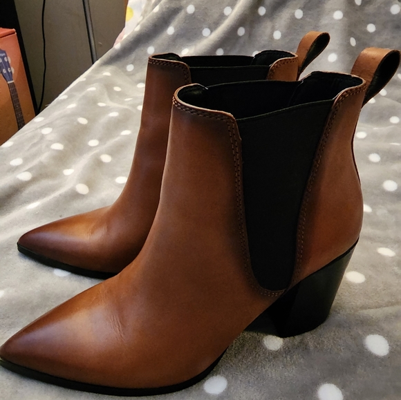 COPY - Steve madden boots - Picture 1 of 6
